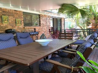 'Sandy Palms' 28 Moorooba Cr - Beautiful Home with Wifi, Air-con and Boat Parking Guest house, Nelson Bay - 3