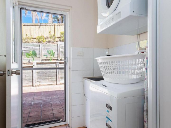 Sandy Point Luxury', 117a Sandy Point Road - air con & foxtel Guest house, Corlette - imaginea 10