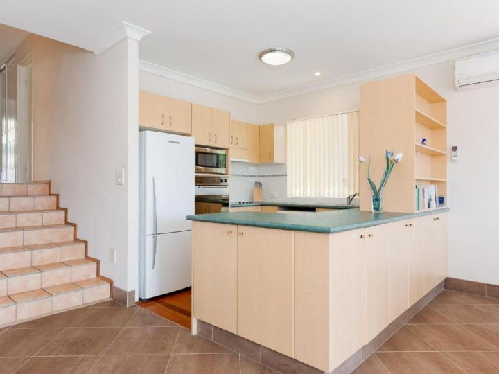 Sandy Point Luxury', 117a Sandy Point Road - air con & foxtel Guest house, Corlette - imaginea 3