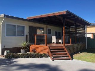 Sandy Shoal', 46 Rigney Street - Shoal Bay Beach Cottage with aircon Guest house, Shoal Bay - 1