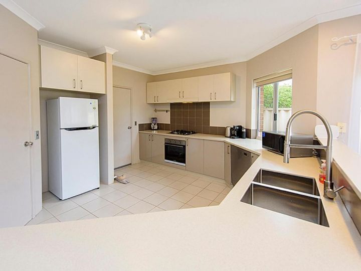 Sandylands - Wi-Fi, Family Friendly Guest house, Busselton - imaginea 8