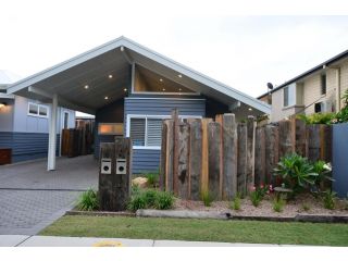 Sawtell Beach Shack 1 Guest house, Sawtell - 5