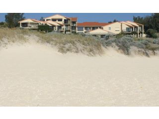 Scarborough & Absolutely Beachfront Apartment, Perth - 2