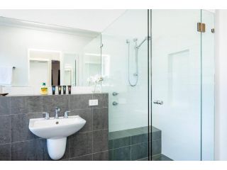 Scarborough Hilltop Apartment - EXECUTIVE ESCAPES Guest house, Perth - 1