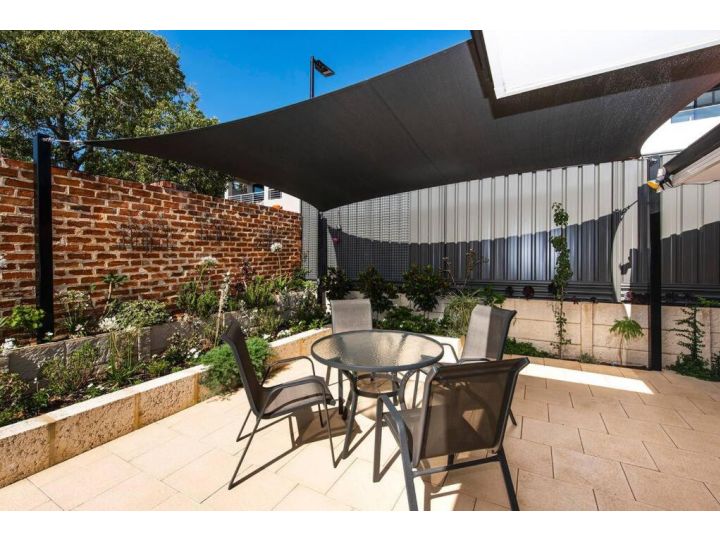 Scarborough Villa on Duke - EXECUTIVE ESCAPES Guest house, Perth - imaginea 9