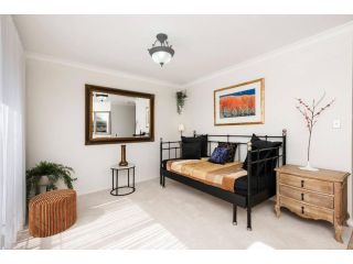 Scarborough Villa on Duke - EXECUTIVE ESCAPES Guest house, Perth - 4