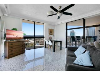 Scenic 1-Bed Apartment with Oceanviews Apartment, Gold Coast - 2