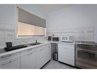 Scenic Beach Apartment Guest house, Apollo Bay - 1