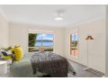 Scenic Sandy Bay Home with Stylish Interior Guest house, Sandy Bay - thumb 11