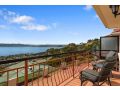 Scenic Sandy Bay Home with Stylish Interior Guest house, Sandy Bay - thumb 2