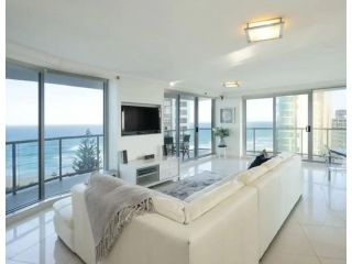 Resort Style Beach Apartment - Surfers Paradise Apartment, Gold Coast - 1