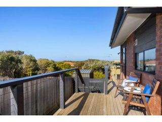 Sea Breeze on Orton - 5 minute walk to the beach! Guest house, Ocean Grove - 4