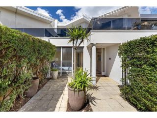 Sea Grange - harbour views, prime location Guest house, Mornington - 3