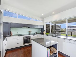 Sea-Lit - South Beach Guest house, Port Fairy - 3