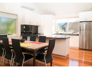 Sea Style Central Location Guest house, Apollo Bay - 1