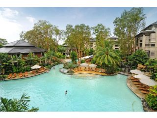Temple 313 Spacious Modern 3 Bedroom Apartment Balinese Style Resort Apartment, Palm Cove - 2