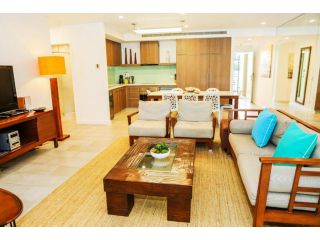 Temple 313 Spacious Modern 3 Bedroom Apartment Balinese Style Resort Apartment, Palm Cove - 4