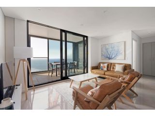 Sea view Beachfront apartment in surfers Apartment, Gold Coast - 5