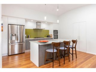 Seaclusion Guest house, Elizabeth Beach - 4