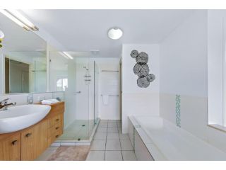 Seaduced By Airlie Apartment, Airlie Beach - 3