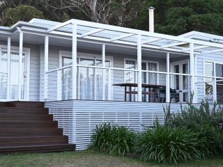 Seagrass Beach House at Hyams 4pm Check Out Sundays Guest house, Hyams Beach - 1