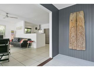 Seagrass Pacific Ave Tranquil Balinese inspired home with Private Pool Pet Friendly Guest house, Sunshine Beach - 3