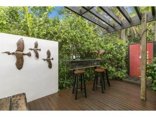 Seagrass Pacific Ave Tranquil Balinese inspired home with Private Pool Pet Friendly Guest house, Sunshine Beach - 1