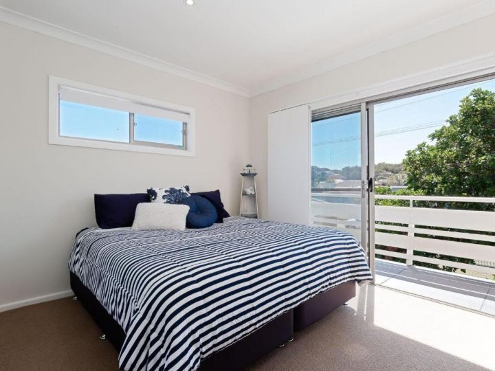 &#x27;SeaHaven&#x27;, 2 Richardson Ave - Large home with Aircon, Smart TV, WIFI, Netflix & Boat Parking Guest house, Anna Bay - imaginea 9