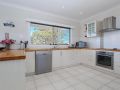 &#x27;SeaHaven&#x27;, 2 Richardson Ave - Large home with Aircon, Smart TV, WIFI, Netflix & Boat Parking Guest house, Anna Bay - thumb 8