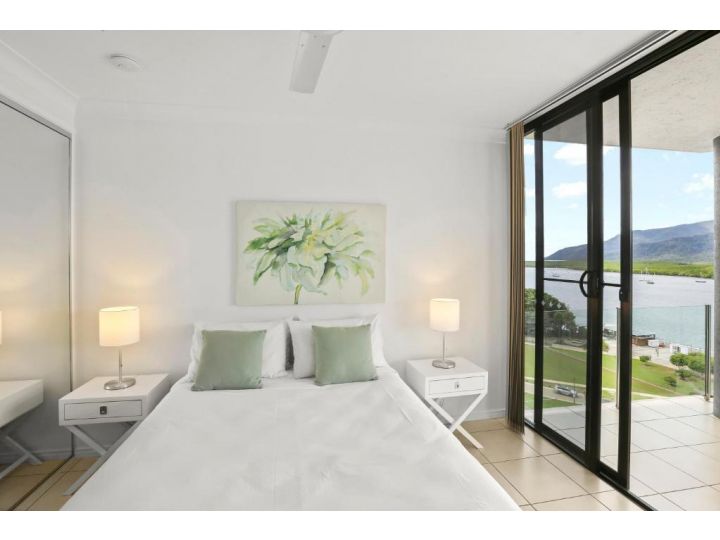Seascape Apartment, Cairns - imaginea 8