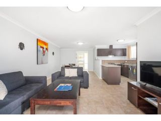 Seashell Cottage - Unit 47 At Cape View Resort Guest house, Broadwater - 1
