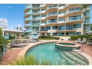 2 Bedroom Beachside Apartment with Air Conditioning and Great Ocean Views Apartment, Alexandra Headland - 2