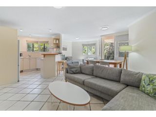 Seaside apartment minutes from Sunshine Beach Apartment, Sunshine Beach - 1