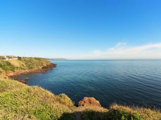 SEASIDE ESCAPE Apartment, Mornington - 1