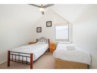 Seaside Holiday - Unit 62 at Cape View Resort Guest house, Broadwater - 1