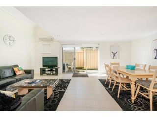 Seaside Holiday - Unit 62 at Cape View Resort Guest house, Broadwater - 4