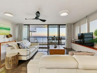 Seaview Resort - Luxurious Beachside Two Bedroom Apartment with Stunning Views Apartment, Mooloolaba - 3