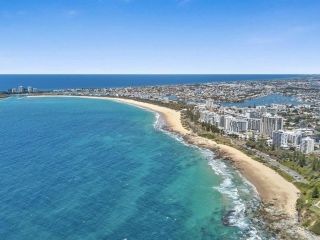 Seaview Resort - Luxurious Beachside Two Bedroom Apartment with Stunning Views Apartment, Mooloolaba - 1