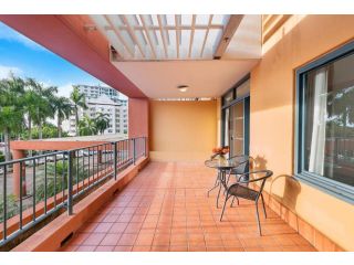 Seaview Adjacent King Apartments with Balcony Apartment, Darwin - 1