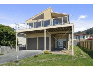 Seaview on Seaview Exceptional and Spacious With Sensational Views Guest house, Apollo Bay - 1