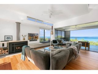 Seaview Tce Spectacular Home with Stunning Ocean and Headland Views Guest house, Sunshine Beach - 1