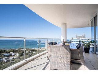 Panoramic Ocean Views - Beachfront Walk To Restaurants And Cafes Apartment, Maroochydore - 3