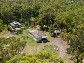 Secluded Cottage Surrounded by Eucalyptus Trees and Native Wildlife Guest house, St Georges Basin - 1