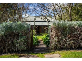 Secret Garden - Luxury Cottage - Giant 85inch TV Guest house, McLaren Vale - 1
