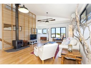 Seehuusli Swiss For Ocean House Guest house, Apollo Bay - 1