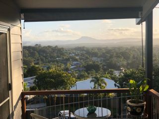 Self Contained Apartment, nearly new, own deck area Apartment, Coolum Beach - 2