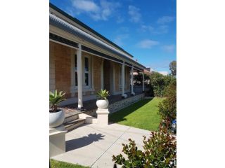 Semaphore Sea Breeze - Family Beach-Heated Pool Holiday Guest house, South Australia - 3