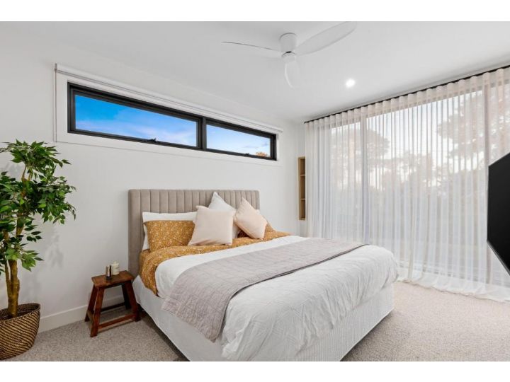Sensational 4 Bedroom House Guest house, Ocean Grove - imaginea 17