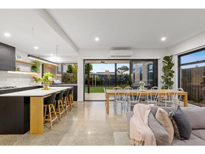 Sensational 4 Bedroom House Guest house, Ocean Grove - imaginea 5