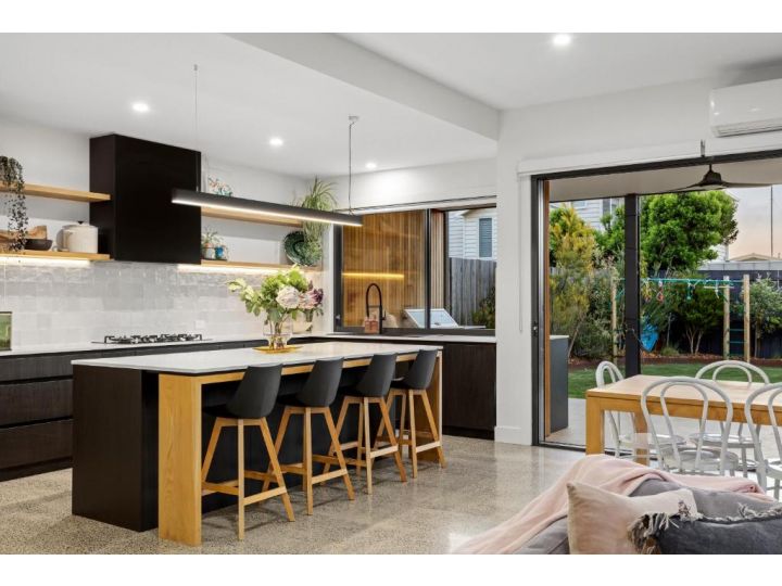 Sensational 4 Bedroom House Guest house, Ocean Grove - imaginea 16
